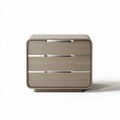 Mesita de noche moderna en madera con tres cajones color beige 50 x 45 x 40cm